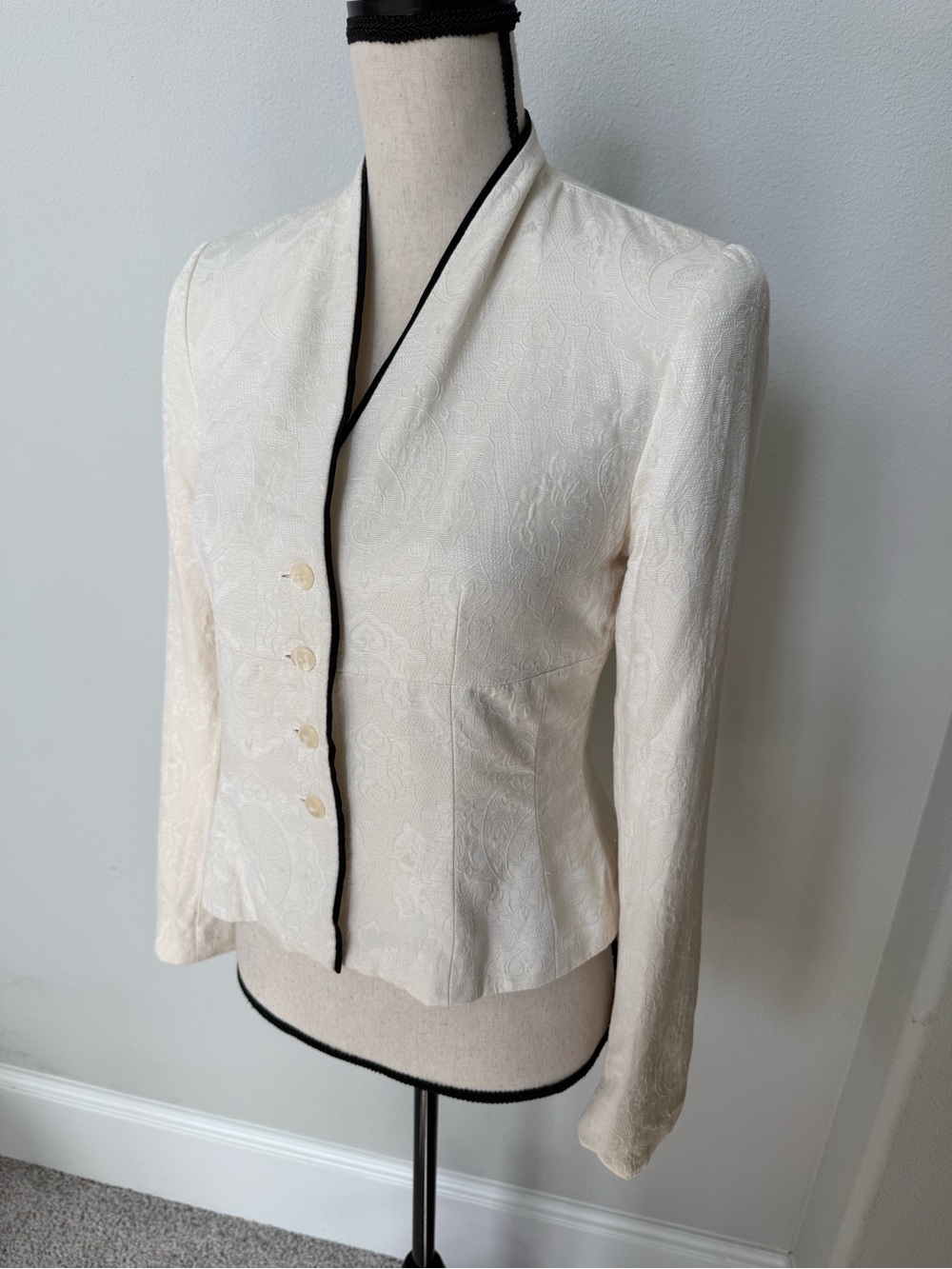 Philip DiCaprio Ivory brocade Blazer